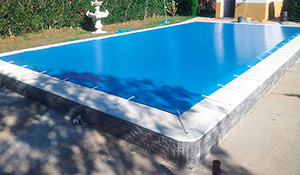 Lonas de piscinas en El Viso de San Juan.
